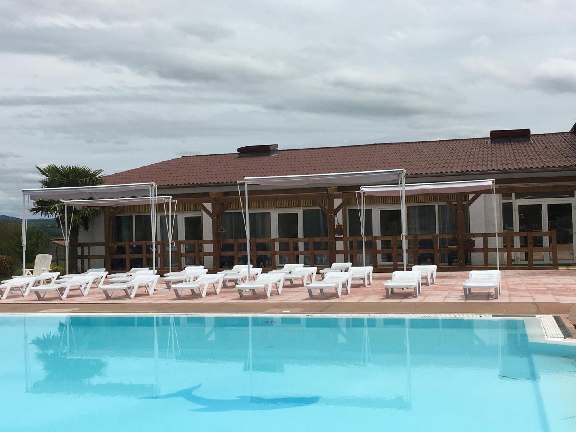 Hotel Restaurant - Le Vieux Pigeonnier Loubressac Kültér fotó